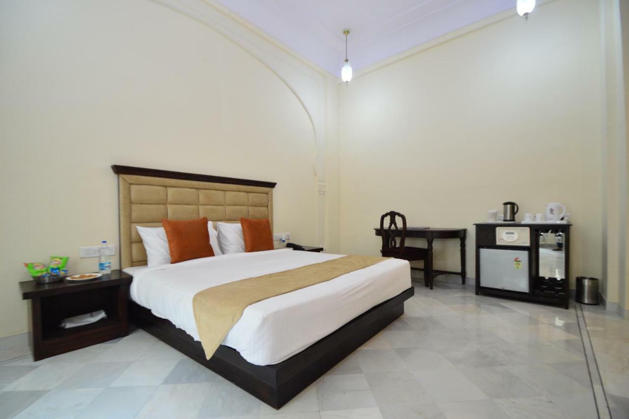 Aaram Baagh Agra By Pachar Group