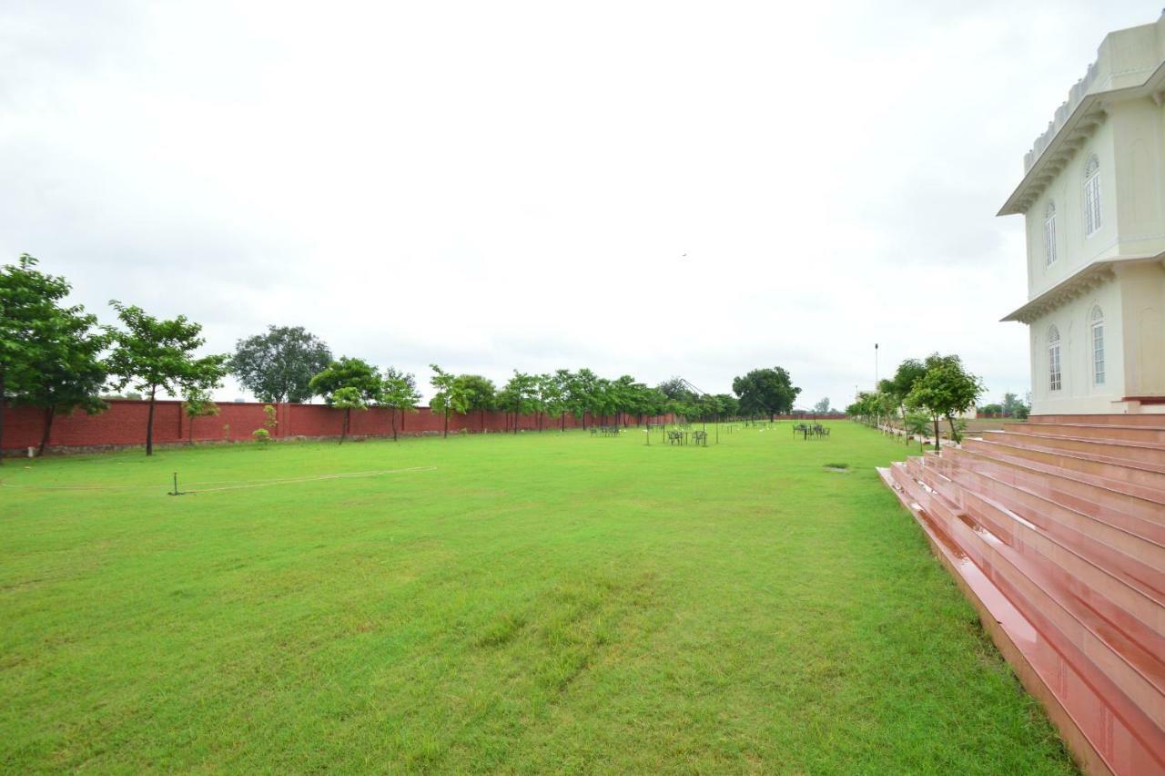 Hotel Aaram Baagh Agra By Pachar Group 4*